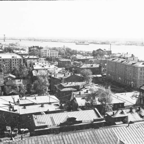 Вид с гостиницы Юбилейная в сторону ул. Поморской. Осень 1977 года