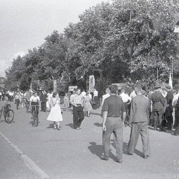 Энгельса между Набережной и Павлиновкой. Июль, 1960-е годы.
