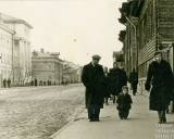 пр. П. Виноградова, на заднем плане пересечение с ул. Серафимовича, ок. 1959 г.