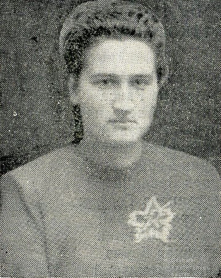 Первая золотая медалистка школы Л. П. Вабсон (1945)
