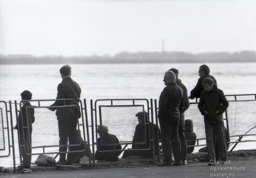 Рыбаки на Набережной