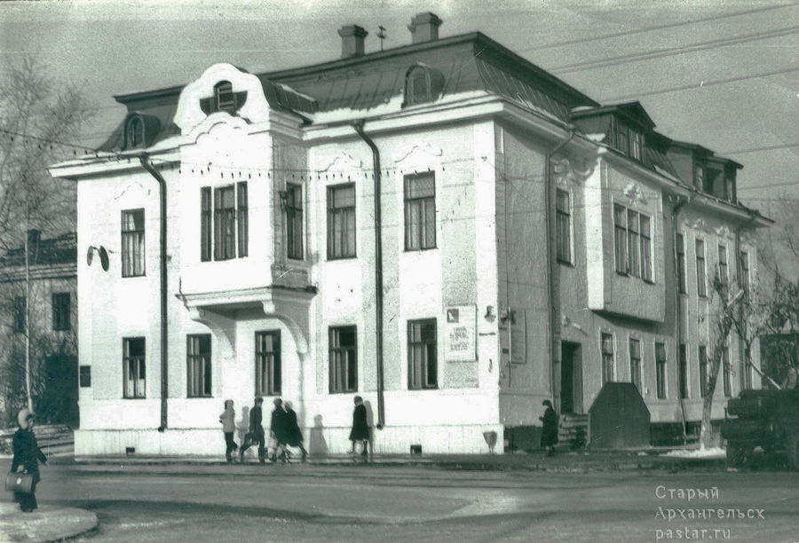 Дом № 14 по пр. П. Виноградова.