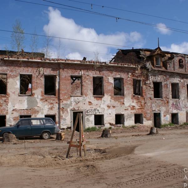Дом Плотникова и Ивановой до сноса. 2008 год