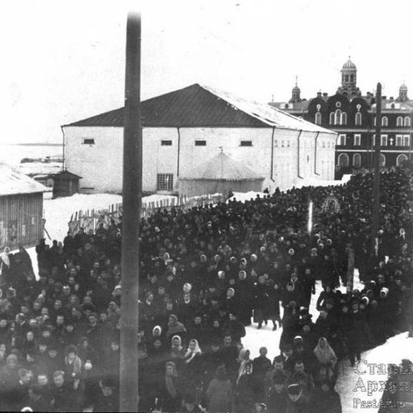 Крестный ход на Оперной площади. Май 1909 г.