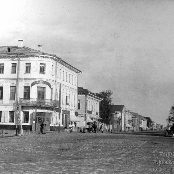 Вид Троицкого проспекта от ул. К.Либкнехта в сторону Поморской ул. в начале 1900-х г. Фото Я.И. Лейцингера
