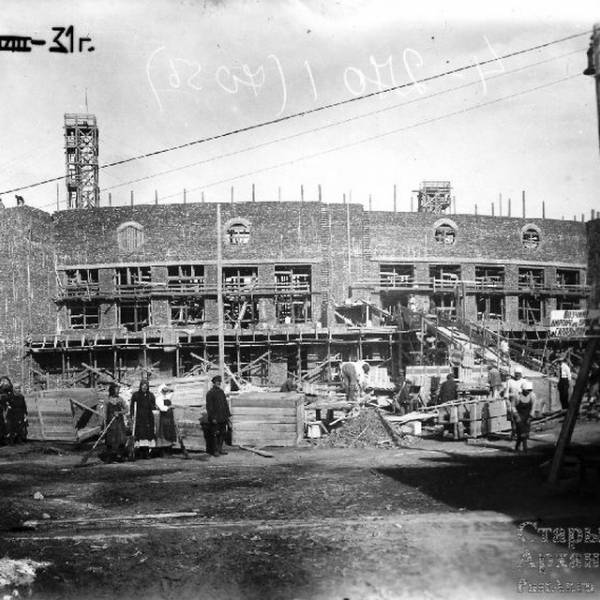 пр. П.Виноградова,43. Строительство здания театра, 19 августа 1931 г.