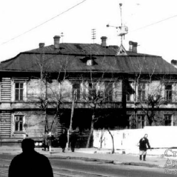 пр. П.Виноградова,106. Бывший дом Г. Пец в начале 1970-х гг.