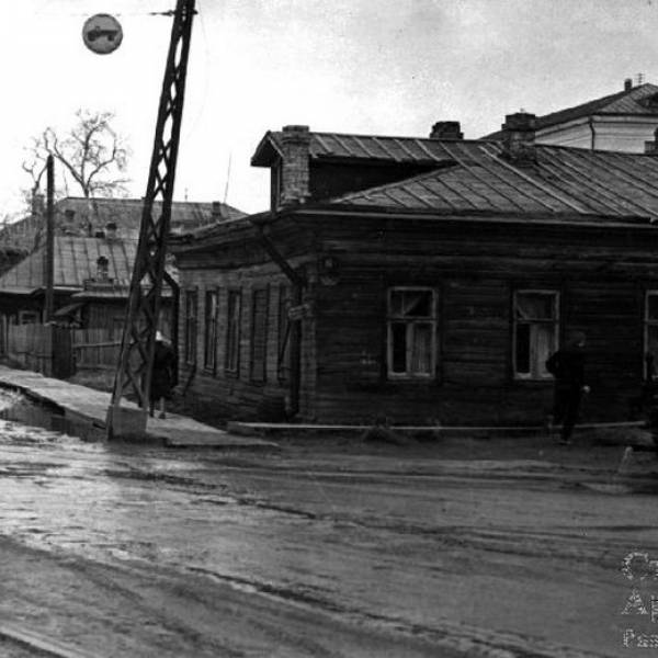 Перекресток пр. П.Виноградова и ул. Суворова в 1963 г