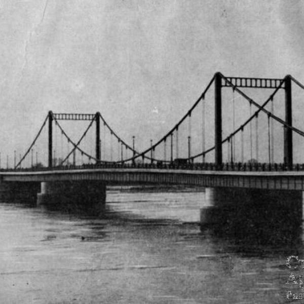 Мост через реку Кузнечиху. (Построен в 1956 г.)