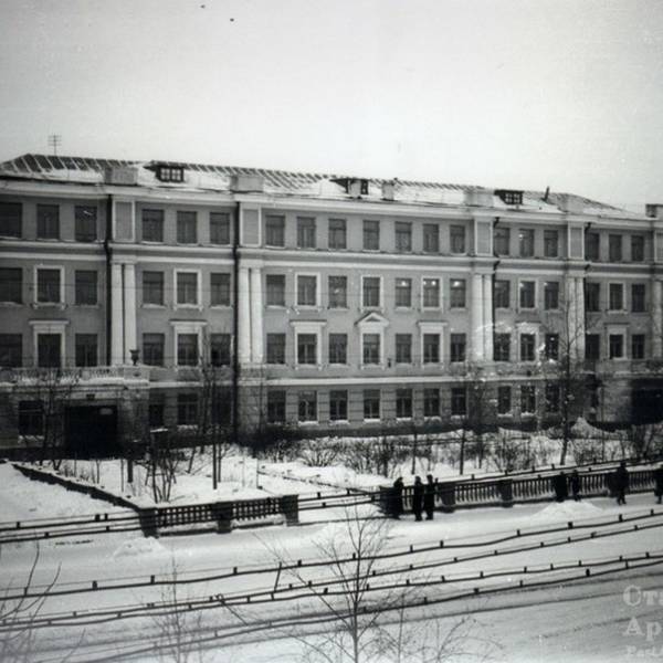 Школа №19. Фото с Речного вокзала. 1957 г.