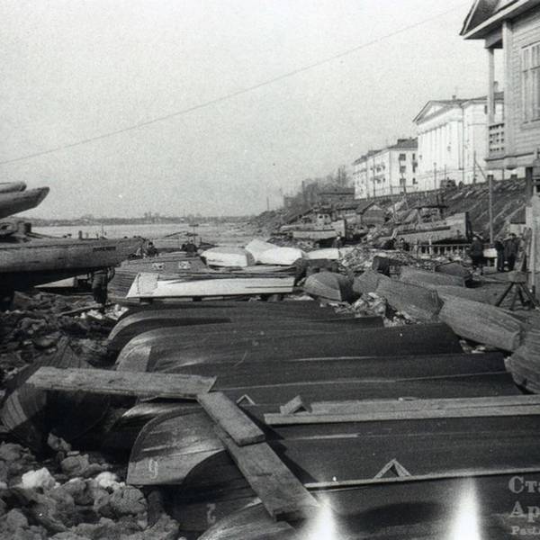 Яхты и шлюпки на веранде яхт-клуба. Весна 1957 г