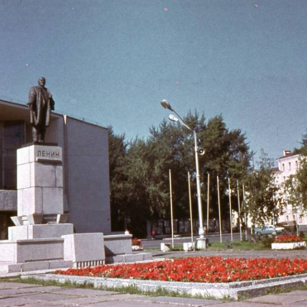 Памятник Ленину. Лето 1985 года