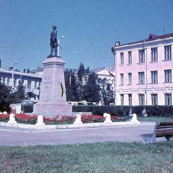 Памятник Петру I. Лето 1985 года