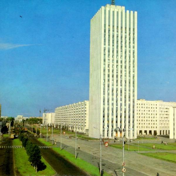Здание проектных организаций 1989г.