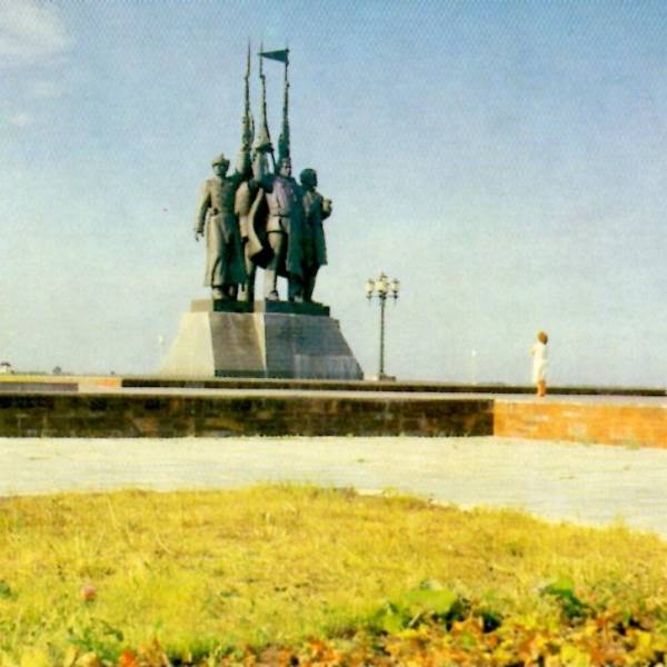 Монумент 'Доблестным защитникам Советского Севера в 1918-1920 гг.'