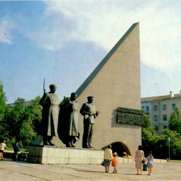 Монумент Победы на площади Мира, 1989 год