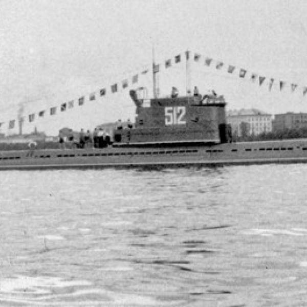 Подводная лодка на праздновании дня флота
