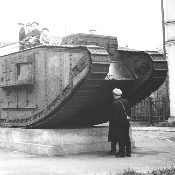 Английский танк у музея. Конец 50-х-начало 60-х