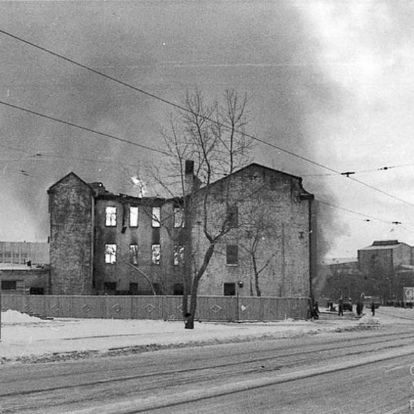 Последние дни здания на П.Виноградова, д. 82. Конец 1972 года