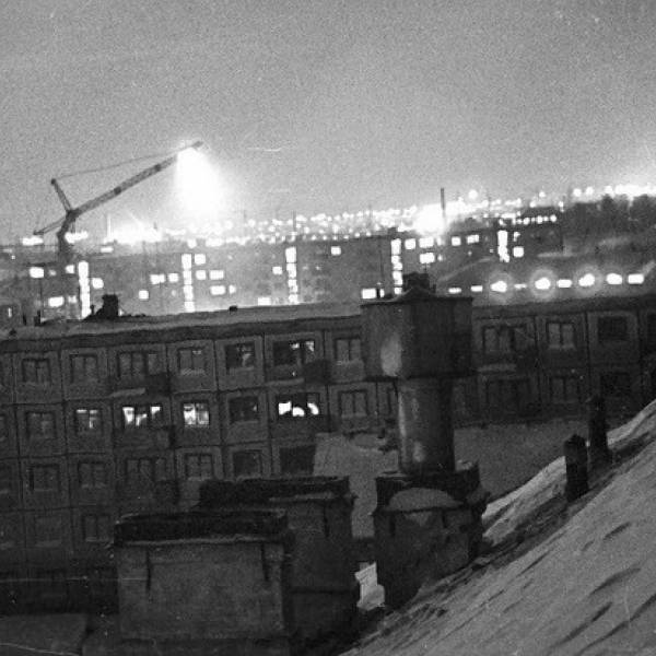 Вид с дома Вологодская,25 на строящийся Привокзальный район. Декабрь 1968 год