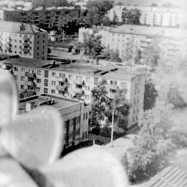 Вид на ул. Шубина и пр. Ломоносова с осветительной вышки стадиона Труд. Лето 1992 г.