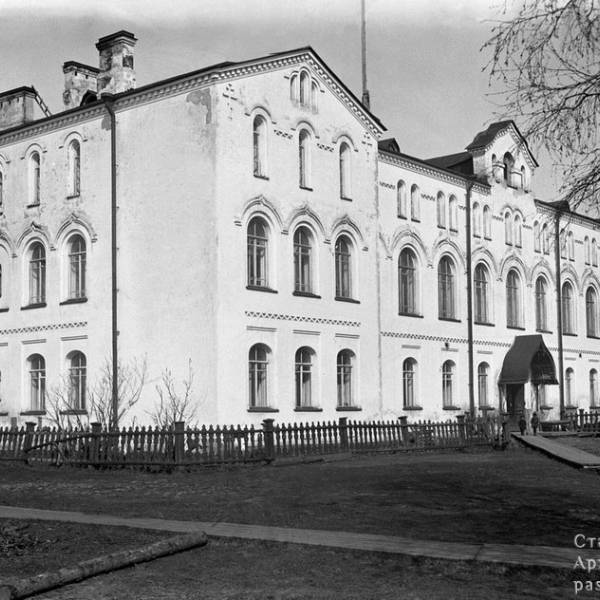 Здание Комвуз имени В. М. Молотова. 1929 год