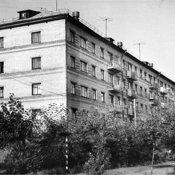 60-ти квартирный дом для моряков по улице Попова, 21