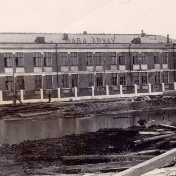 Здание бывшего молокозавода (Обводный канал, 5)