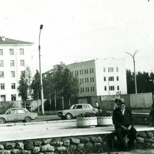 Улица Поморская в районе перекрестка с пр. Троицкий (П. Виноградова). 27 июля 1985 г.