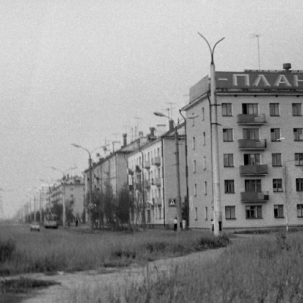 Перекресток улицы Энгельса и проспекта Обводный канал. 1979-80 года