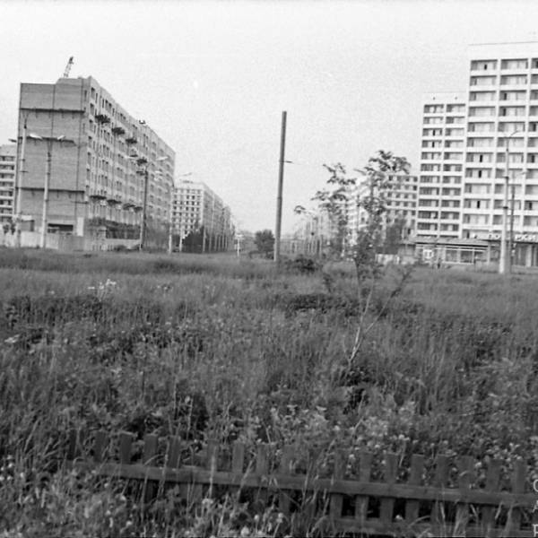 Улица Энгельса в сторону ЖД вокзала. 1979-80 года
