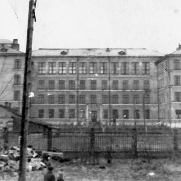 Школа № 49 на ул. Левачева в Соломбале