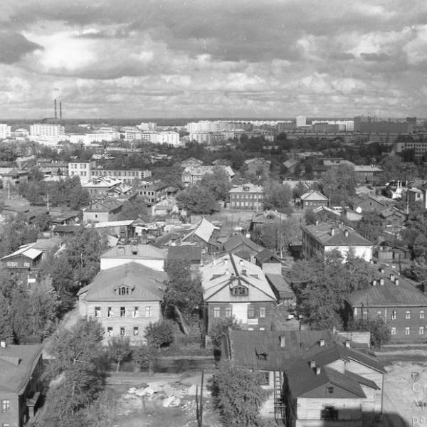 Вид с гостиницы Юбилейная на пр. Ч.-Лучинского. Сентябрь 1977 года
