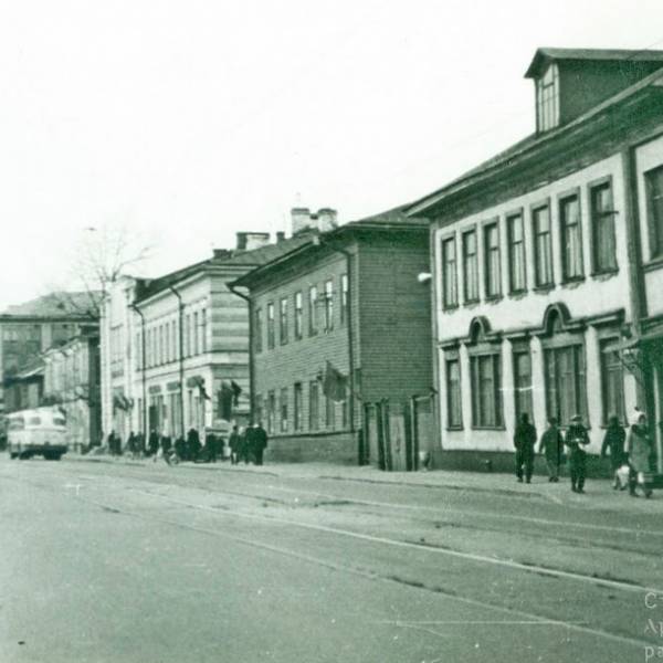 Четная сторона пр. П. Виноградова между улицами Поморская и Володарского. Дата съемки, предположительно, конец 1960-х - начало 1970-х.