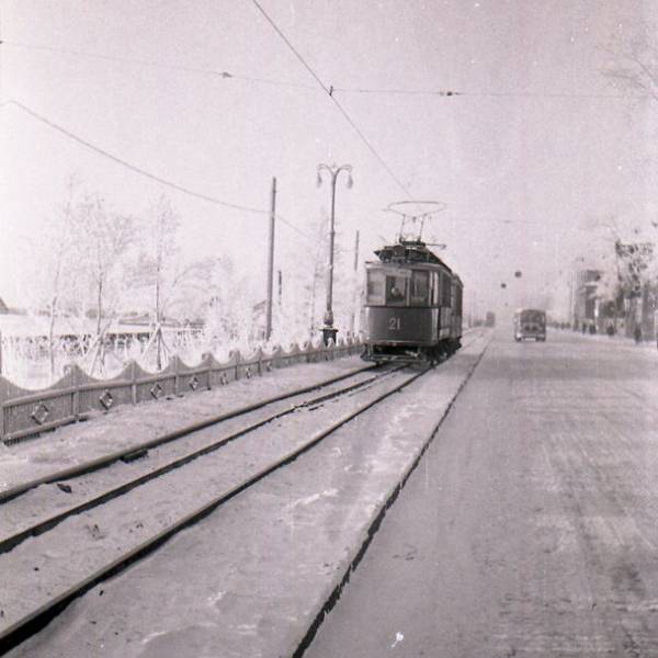 Трамвай на Набережной. Предположительно, начало 1960-х