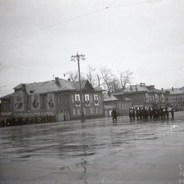 Оркестр на площади Профсоюзов. 1960-е годы